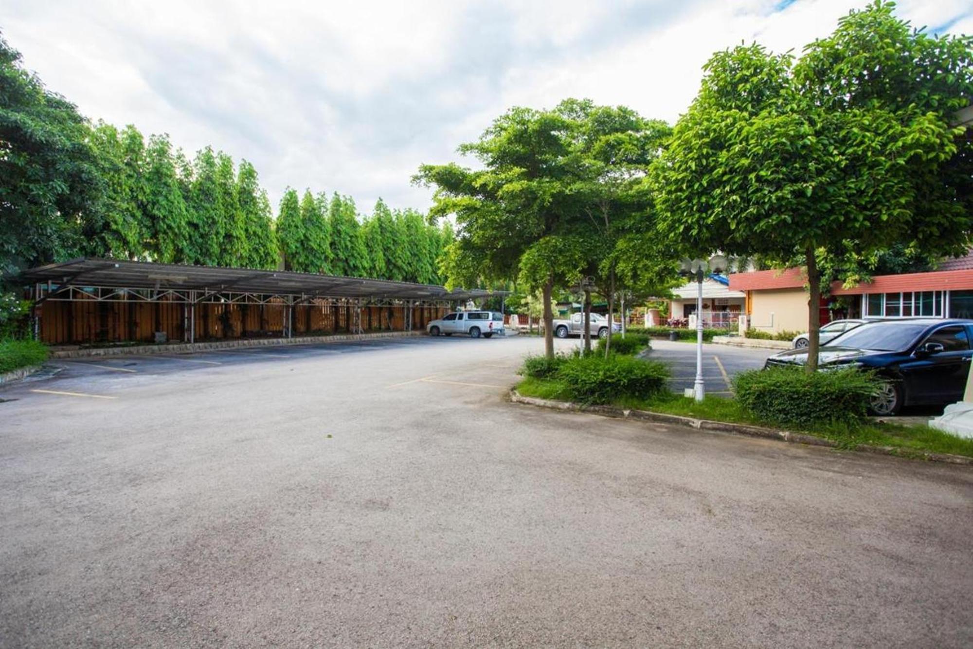 Good View Residence Lampang Exteriör bild